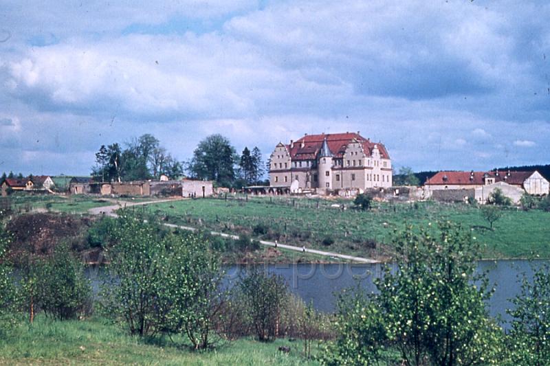 neu (4).bmp - Staubeginn, Weg vom Grund zum Wirtschaftshof des Schlosses, an dem Weg stand weiter unten das Haus "Poppenmarie"